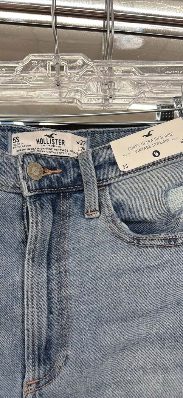 Hollister Curvy Ultra High-Rise Vintage Straight Distressed Jeans Size 5S